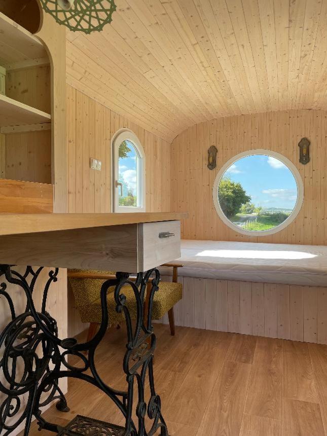 Glamping - Stylova Maringotka V Srdci Ladova Kraje, Pobliz Hlavniho Mesta Prahy Stribrna Skalice Экстерьер фото