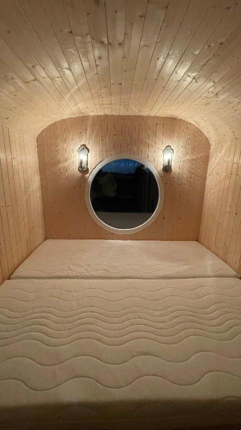 Glamping - Stylova Maringotka V Srdci Ladova Kraje, Pobliz Hlavniho Mesta Prahy Stribrna Skalice Экстерьер фото