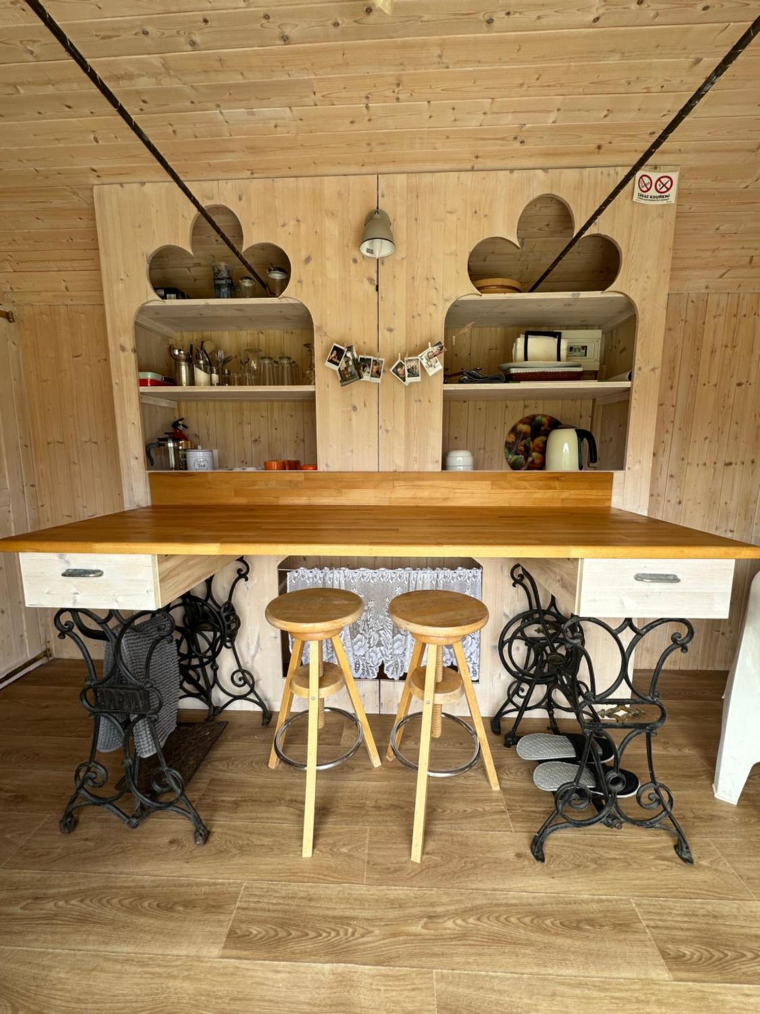 Glamping - Stylova Maringotka V Srdci Ladova Kraje, Pobliz Hlavniho Mesta Prahy Stribrna Skalice Экстерьер фото