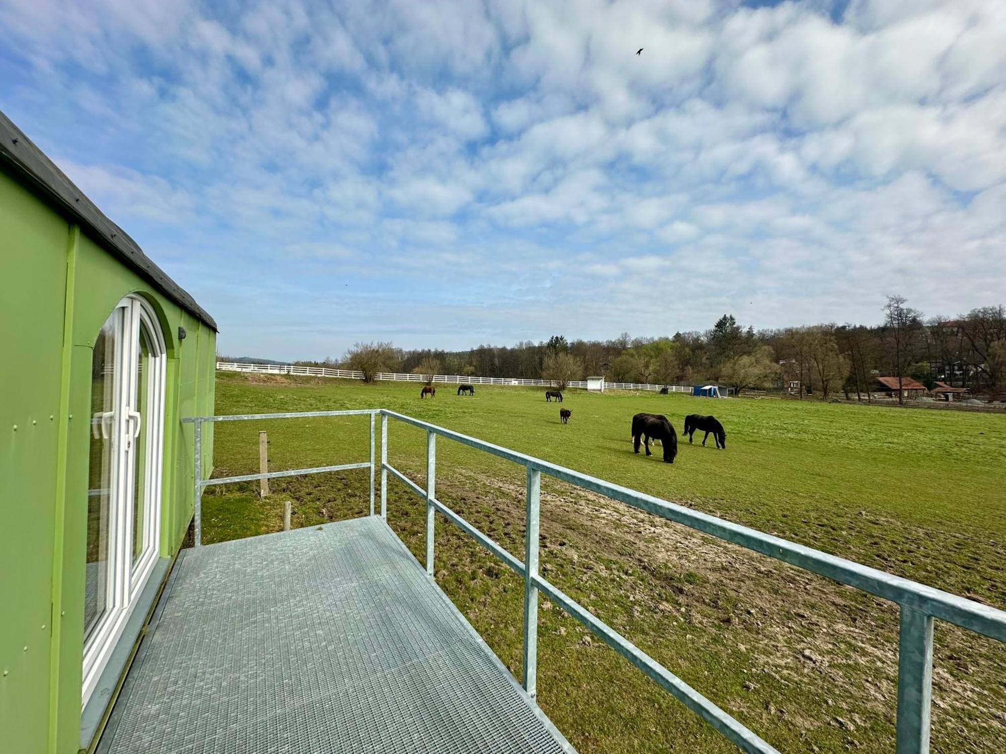 Glamping - Stylova Maringotka V Srdci Ladova Kraje, Pobliz Hlavniho Mesta Prahy Stribrna Skalice Экстерьер фото