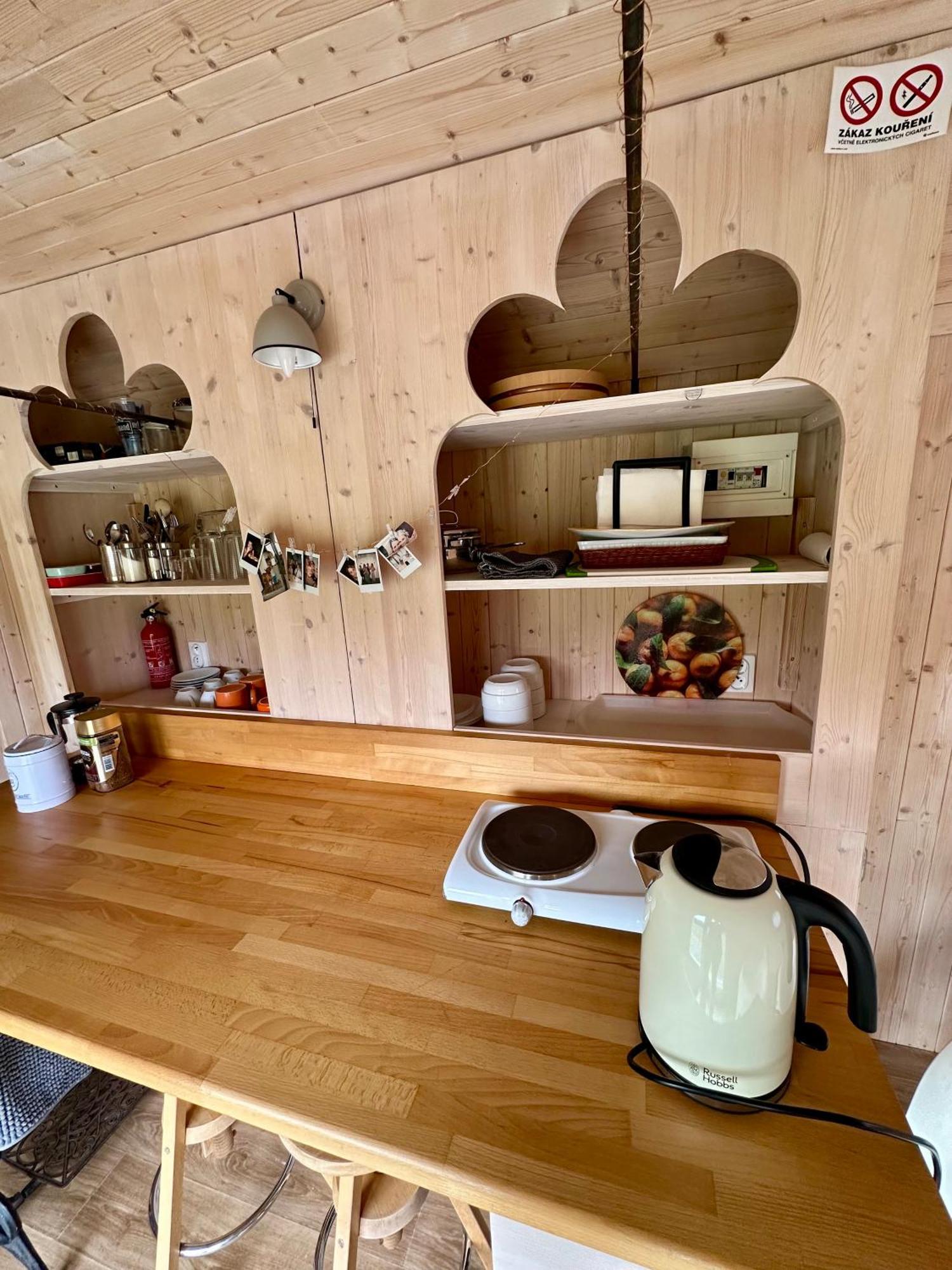 Glamping - Stylova Maringotka V Srdci Ladova Kraje, Pobliz Hlavniho Mesta Prahy Stribrna Skalice Экстерьер фото